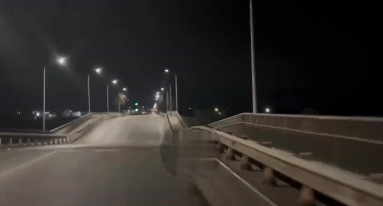 Bridge collapse in Melitopol after a loud explosion
