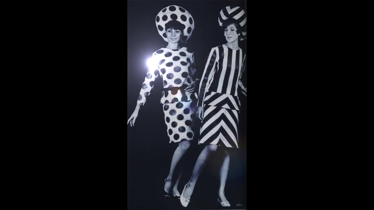 Anna Naklab feat Alle Farben & Younotus - Super Girl Super Soviet version