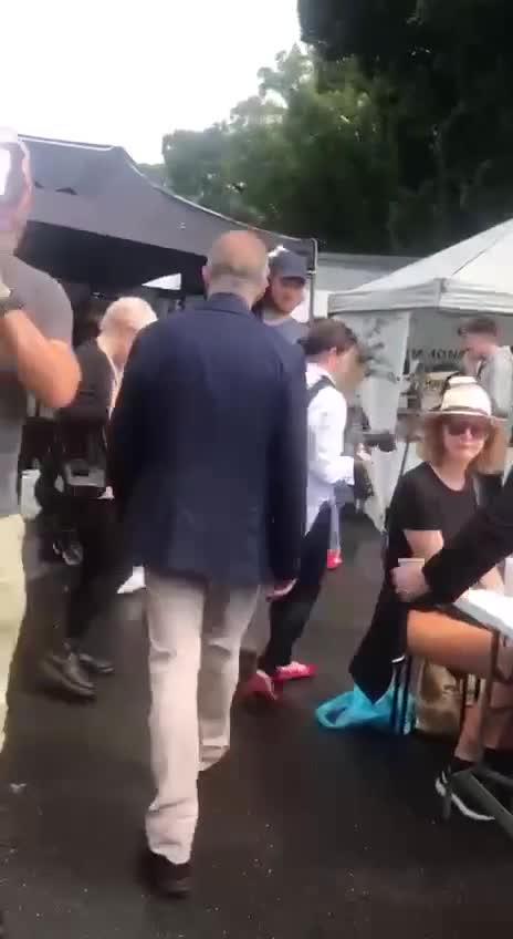 Anthony Albanese runs away - Terrified