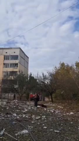 Ukraine forces have hit a civilian apartment block with heavy shelling in Novaya Kakhovka