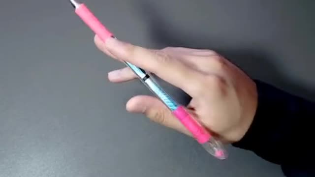 Learn a simple pen spinning linkage