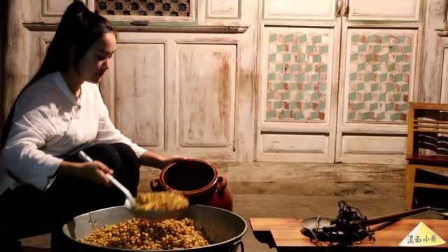 Making Liquor from Corn in China