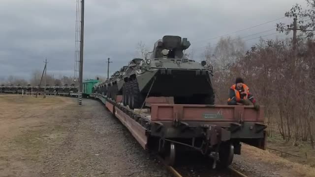 A batch of new BTR-82A, BTR-80K, armored medical and recovery vehicles