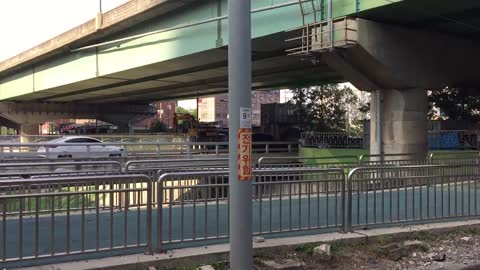 20 Second Korea_ View from Outdoor Metro Station