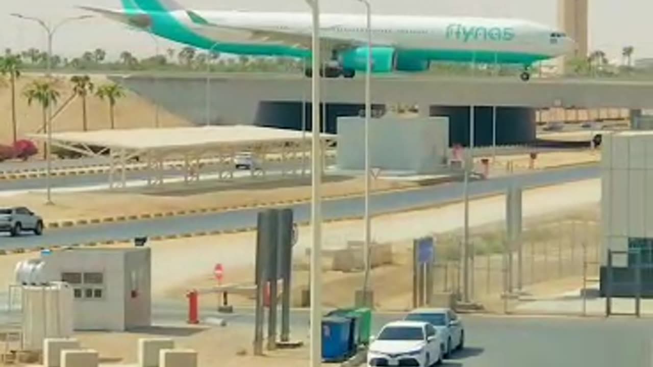 "The Majestic Touchdown: Riyad Airport's Exquisite Landing" #oswm #shortsyt (RAY.OFFICIAL)