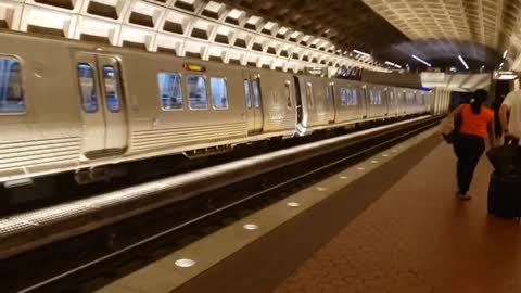 Red Line Train arriving at Gallery Place Upper Level