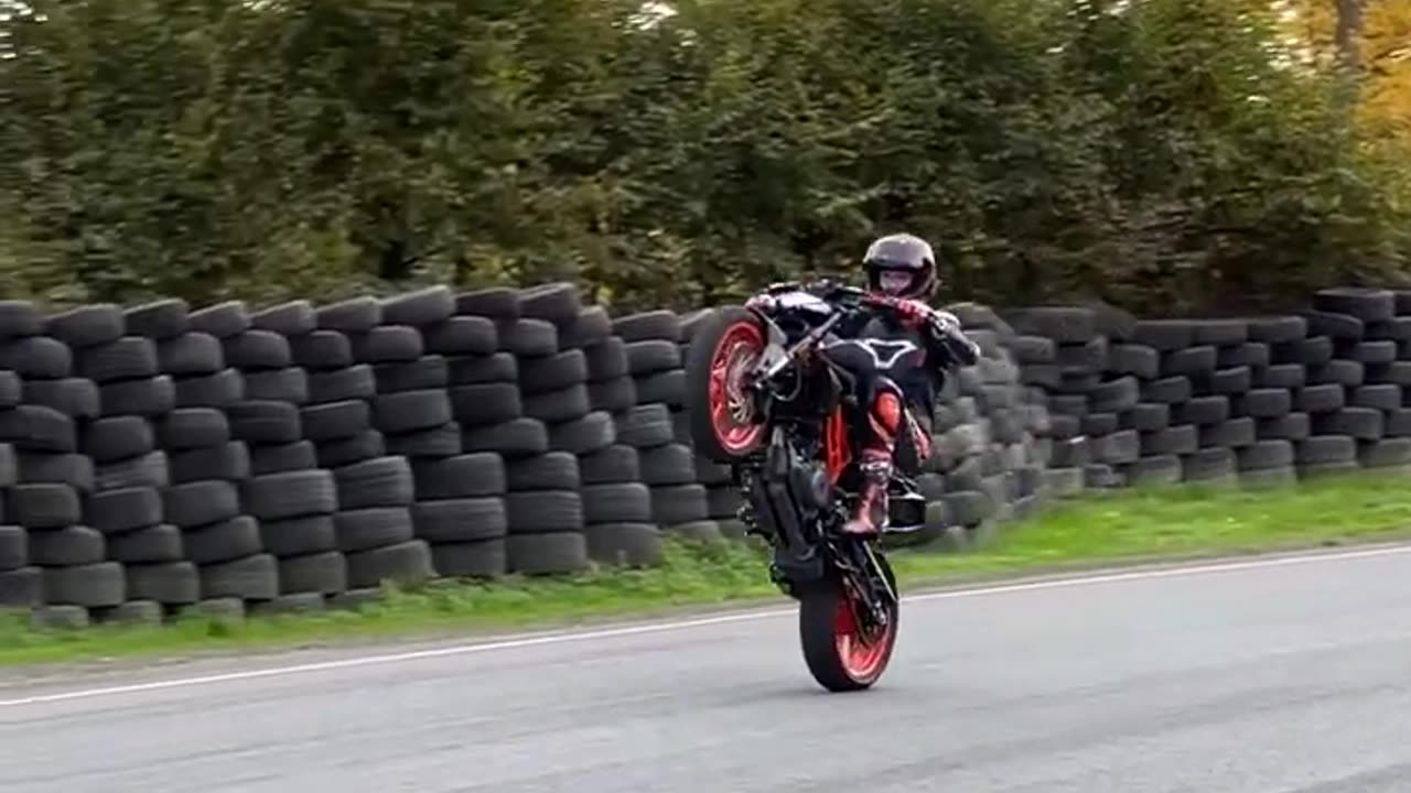 KTM 390 DUKE WHEELIE TIME !!!