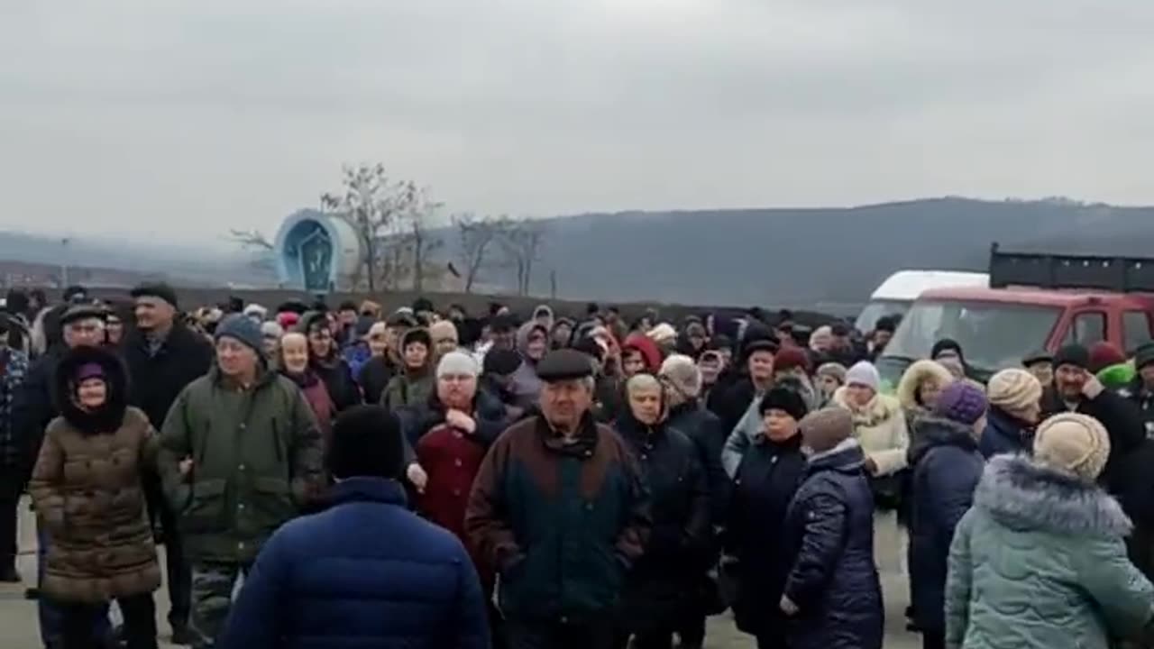 Protesters in Moldova block the movement of a number of national highways