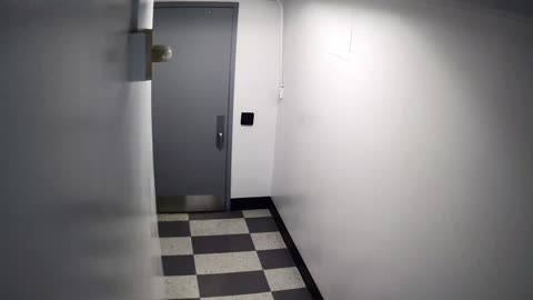 6172RHOBG3G302CStairwaySide_2021-01-05_05h00min02s037ms.mp4