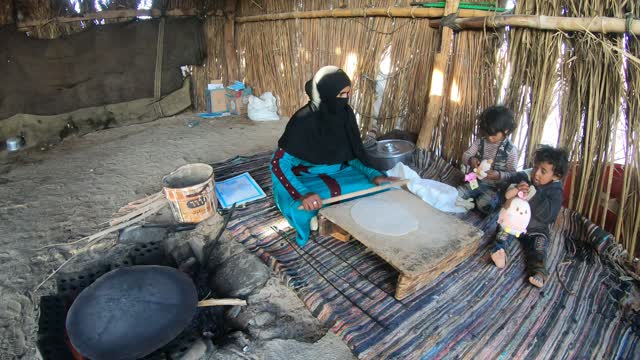 How Egyptian women cook food