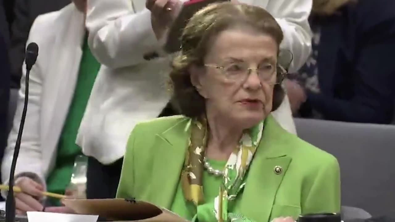 90 Y/O Democrat Dianne Feinstein has to be prompted to “just say aye.” Still Fails 3 Times