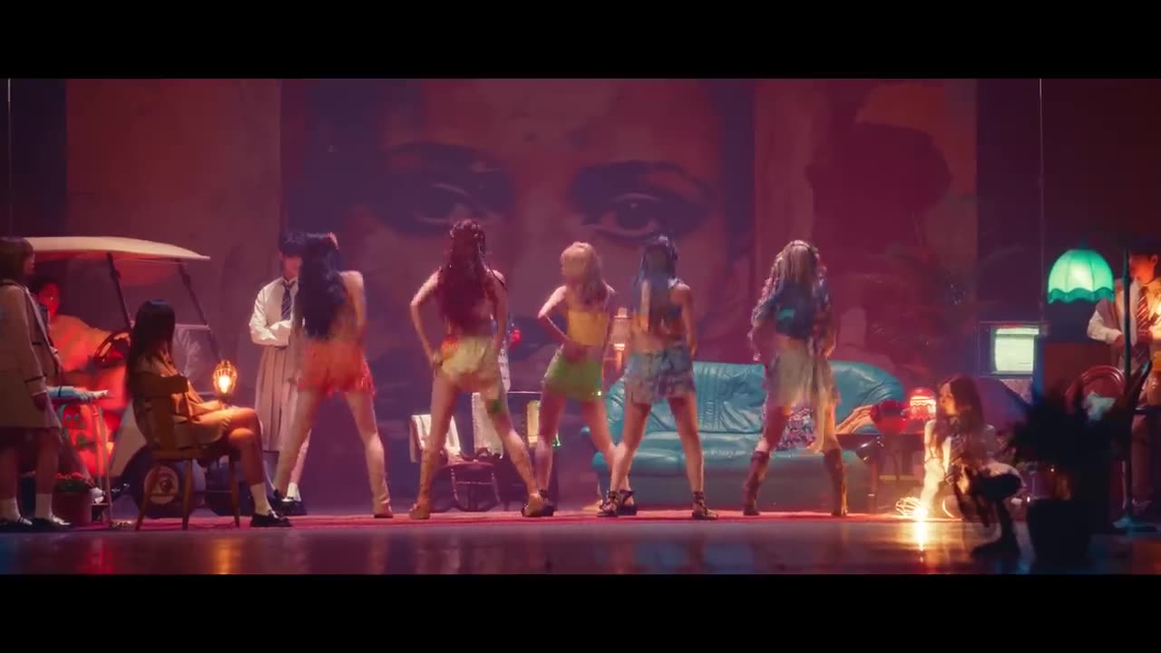 LE SSERAFIM ‘ Smart ‘ OFFICIAL MV