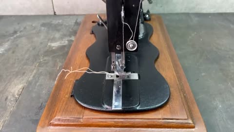 1882 SINGER Sewing Machine Restoration. Working after 140 years!!!