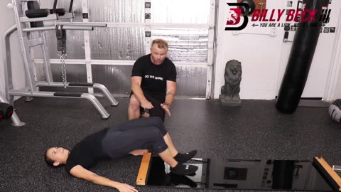 SLIDE BOARD LEG CURL