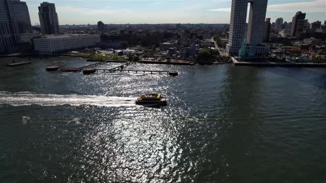 Water Taxi Chase - DJI Air 2S