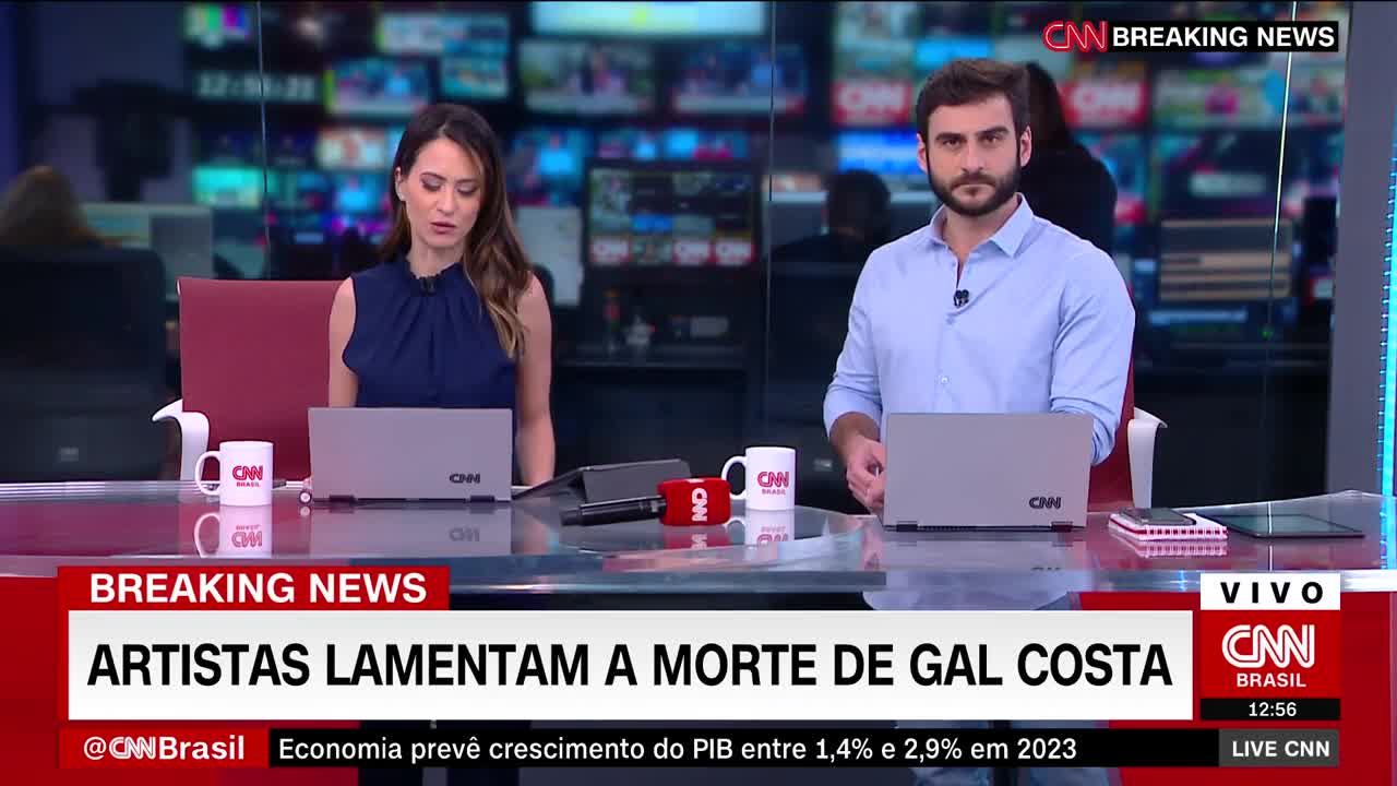 Maria Bethânia lamenta a morte de Gal Costa | LIVE CNN