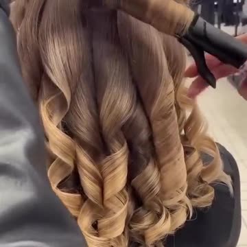 Bouncy Curls hair tutorial