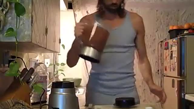 HEALTHY FOOD RECIPES FOR KIDS! ORGANIC BERRIES SMOTHERED IN CHOCOLATE SAUCE - Mar 4th 2011