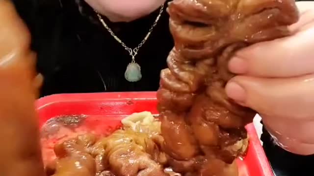 Pickled large intestine is super fragrant