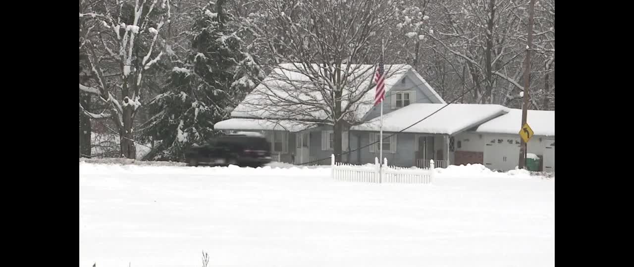 Lake effect snow hammers western New York