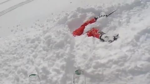 Rescuing a skier caught by an avalanche! 😬