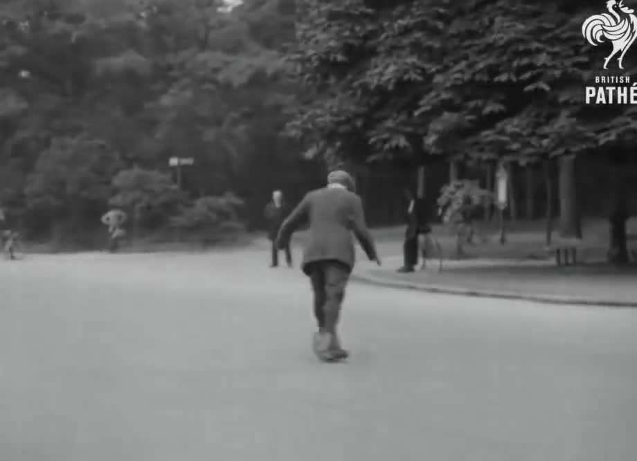 Curiosity Of History: Roller skates in the 1920s