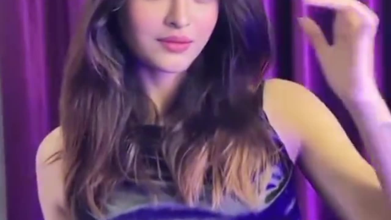 She looks just like Aishwariya