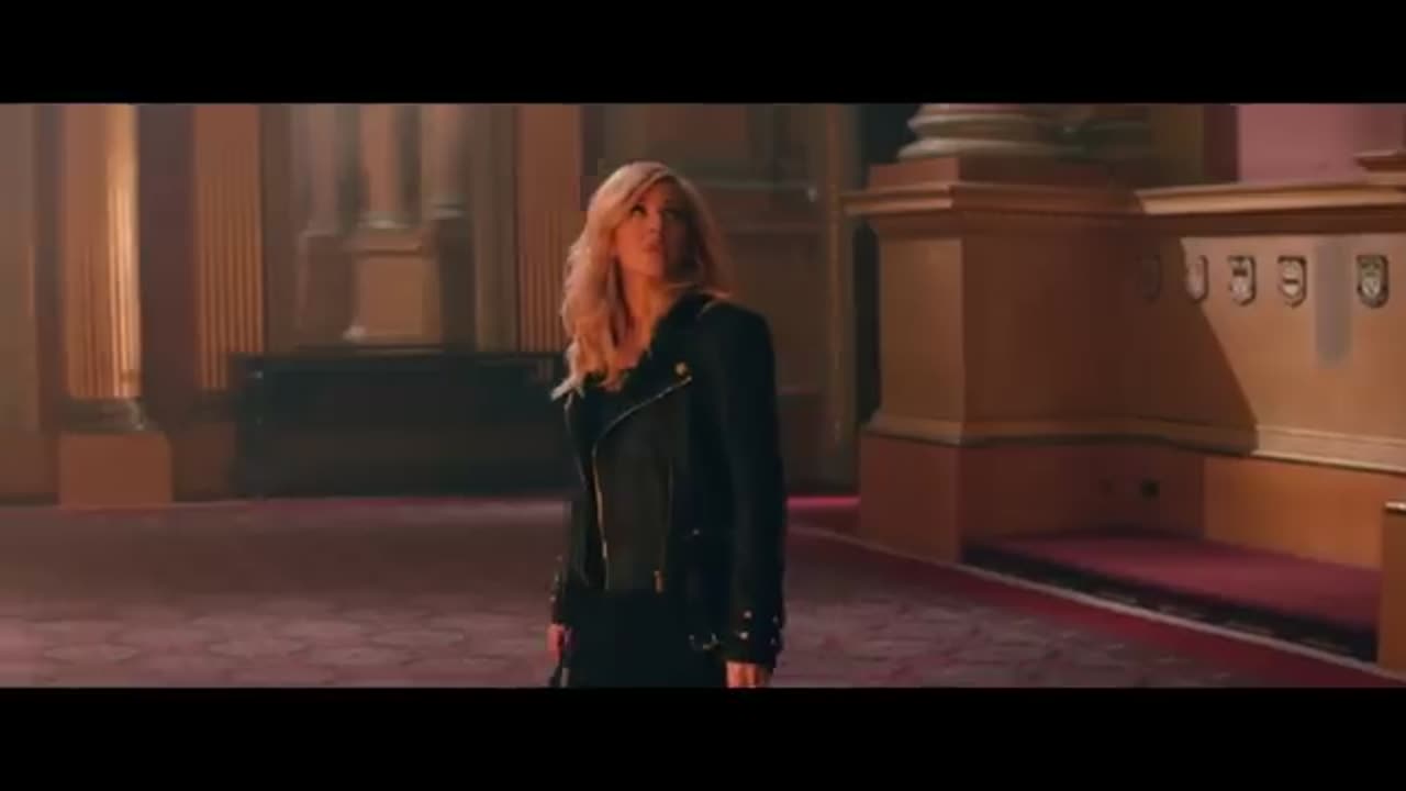 Ellie Goulding - Love Me Like You Do (Official Video)