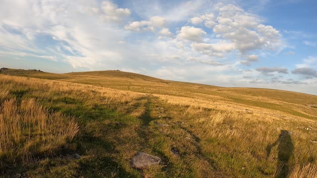 Leaving Brat Tor. Hiking to the min path to Bleakhouse ruins⁶