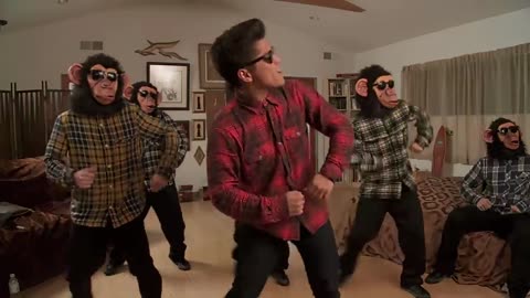 Bruno Mars - The Lazy Song (Official Music Video)