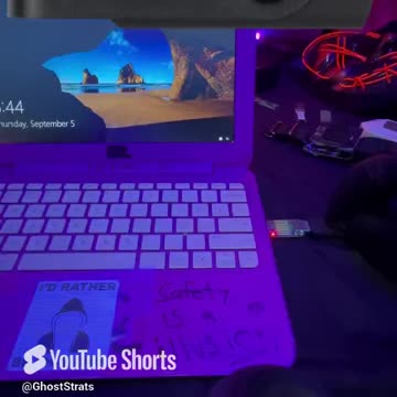 ⚠️FLASH WARNING ⚠️ USBKILL KILLS Laptop!⚡️💻☠️ #cybersecurity #usbkill #hackingtools #shorts