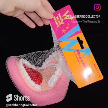 Weasleys Wizard Wheezes Mega Mouth Hand Puppet #weasley #harrypotter #universalstudios #weasleytwins