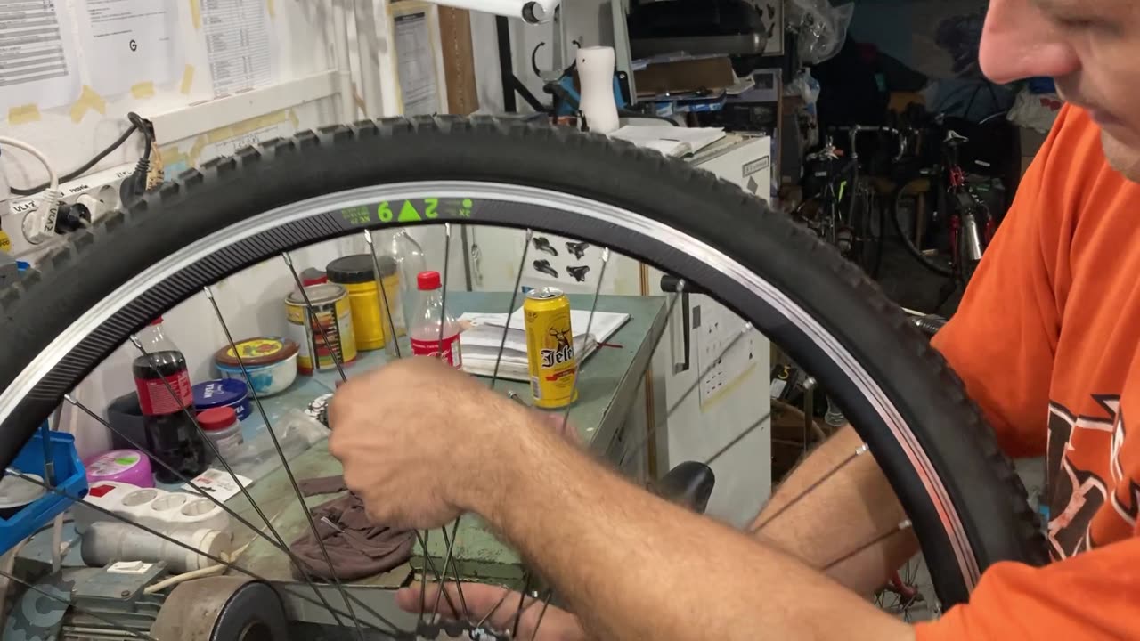 How to fix a flat tyre on a bicycle