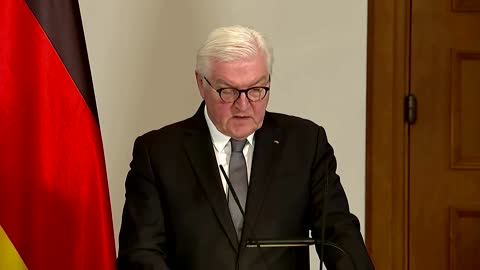'Stop the craziness of this war' -German president