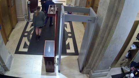 0163USCH01HouseCarriageDoor_2021-01-06_11h39min38s043ms.mp4