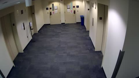 8004FCOB02ElevatorLobby_2021-01-05_02h00min00s203ms.mp4