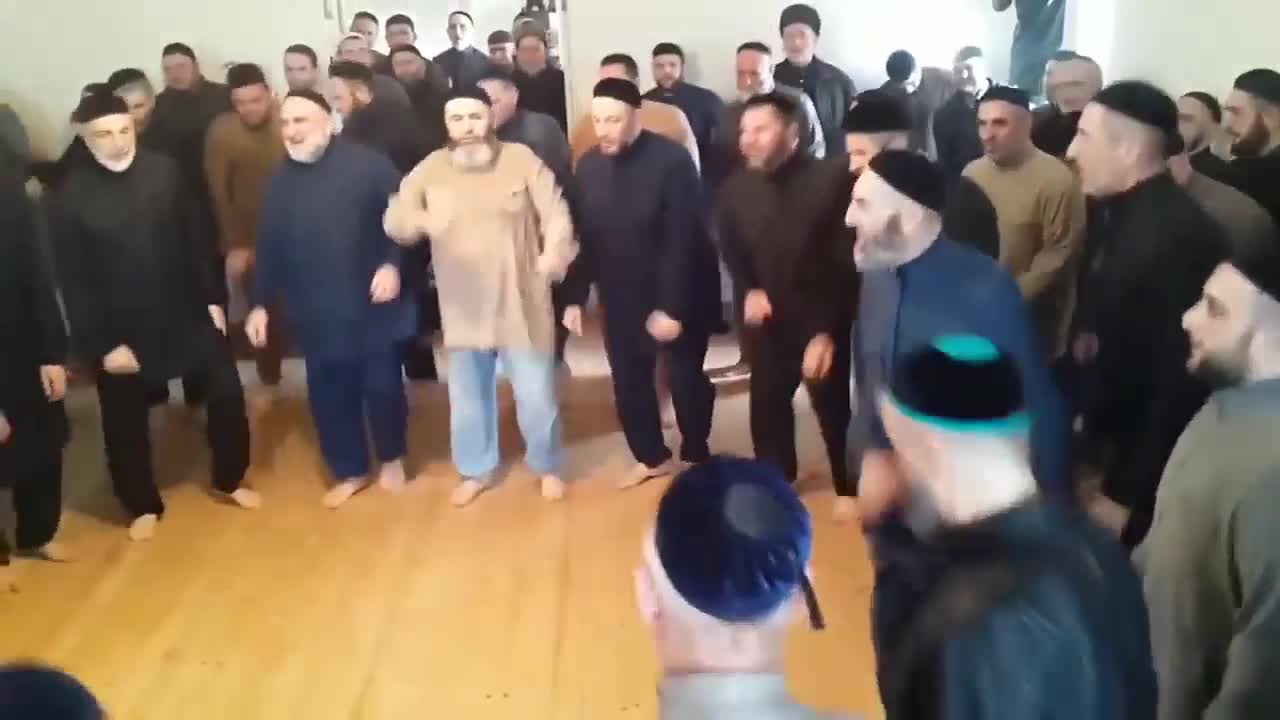 Dança Islamica cai como uma luva em musica remix ...