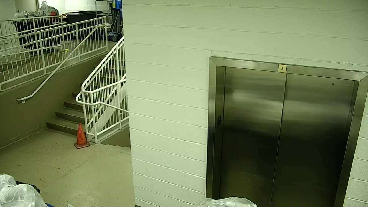 7110CVCULElevator#3Lobby_2021-01-06_18h40min01s673ms.mp4