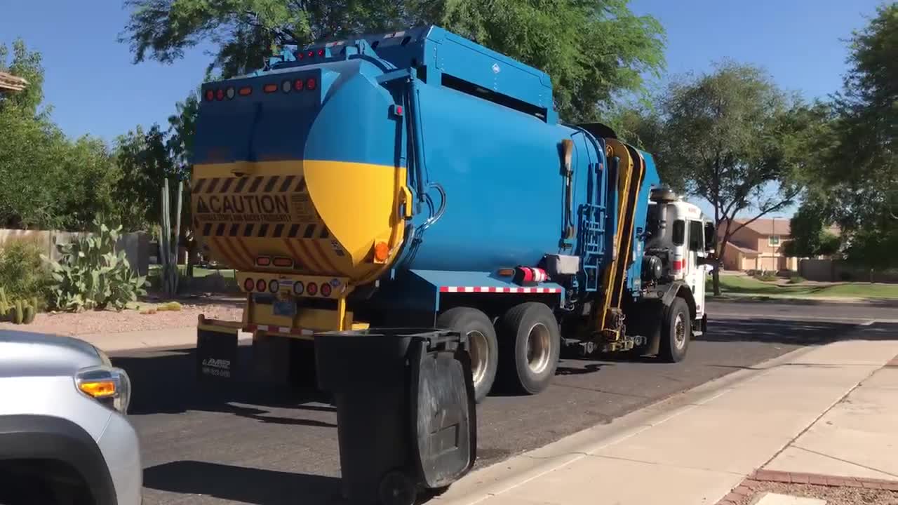 Peterbilt 520 Amrep 2687.