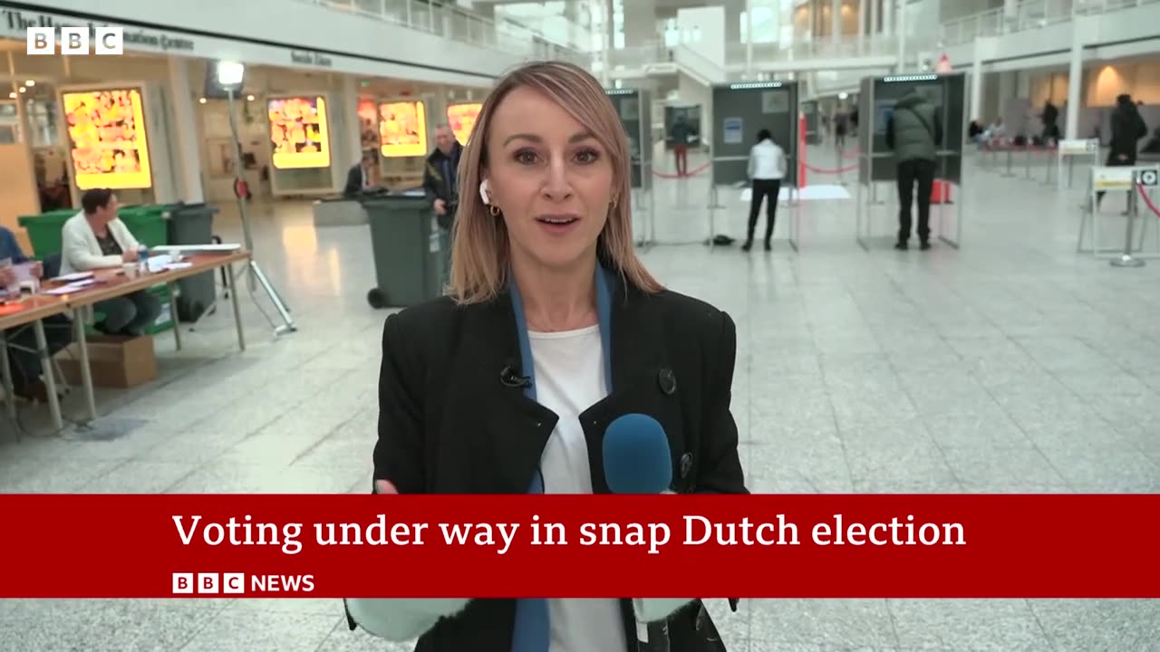 Dutch voters choose new leaders inneck-and-neck election race - BBC News