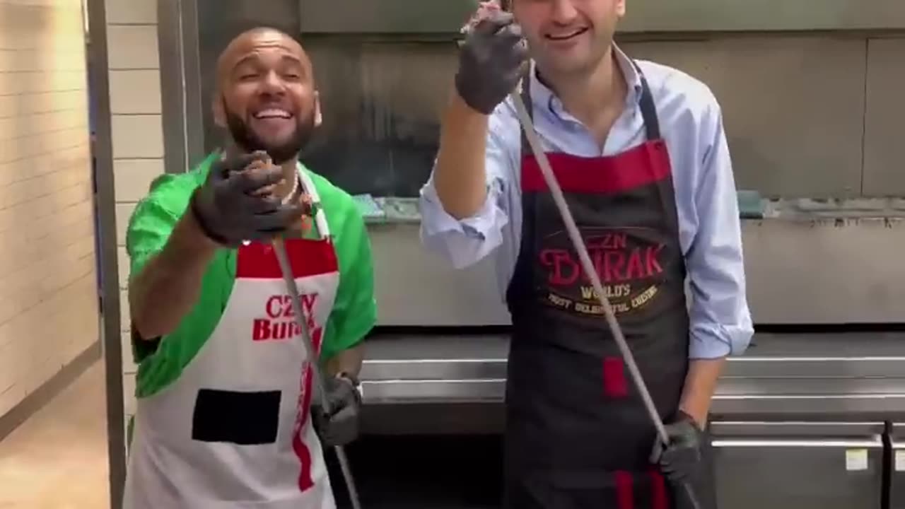 Czn burak Vs Dani alves barcelona #viral #cooking