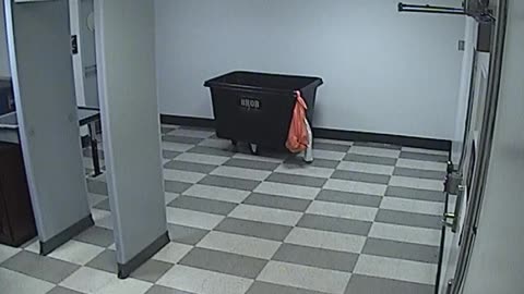 6054RHOBG2G207Lobby_2021-01-05_02h40min00s343ms.mp4