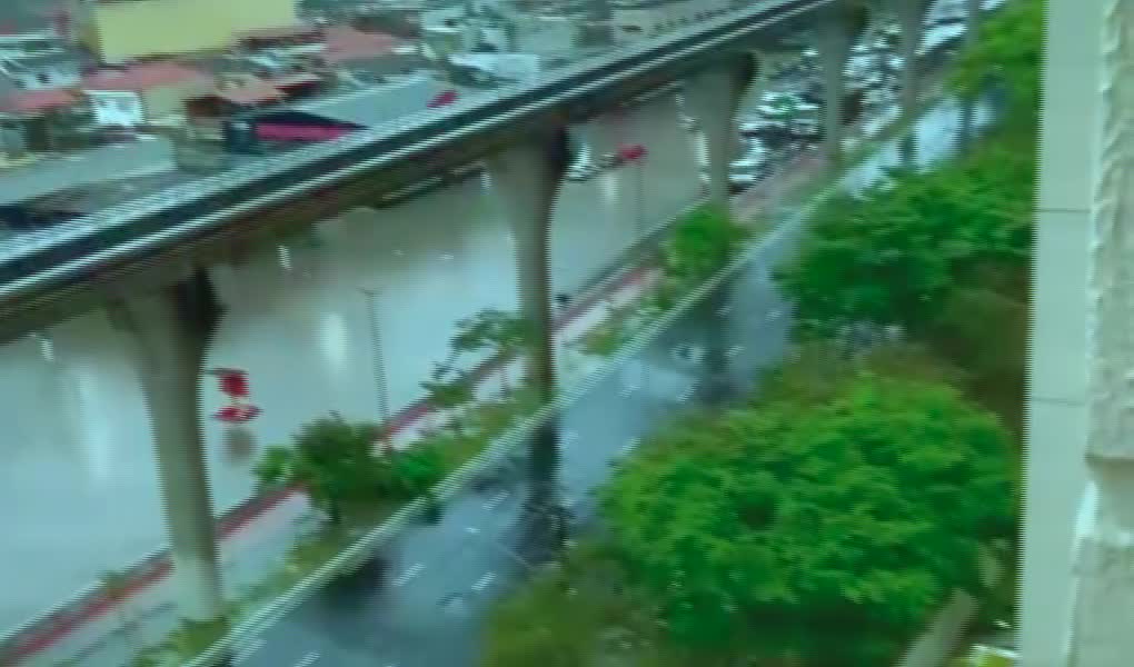 floods in Brazil! Water and mud don't leave people's property alone!