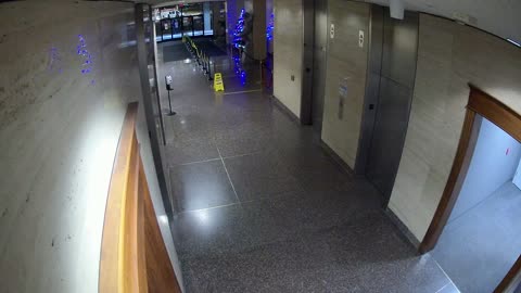 8003FCOB01ElevatorLobby_2021-01-06_05h00min00s507ms.mp4