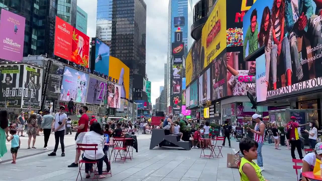 Exploring the Big Apple: Full Squad Travel Vlog in New York City, USA