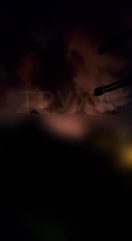 Huge fires in Dnepropetrovsk after a Russian UAV attack tonight.