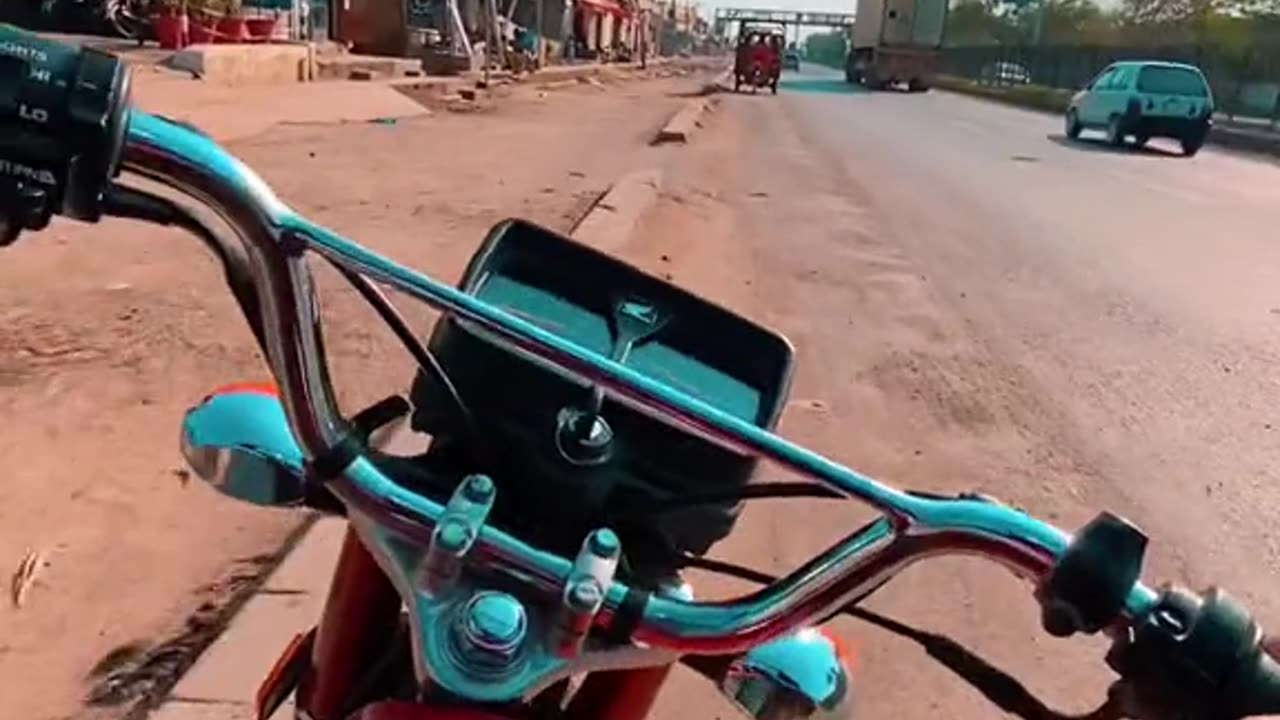 Bike ride full speed in honda 125 cc