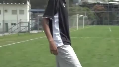 NEYMAR Jr When he was a kid☆Crazy Skills Show