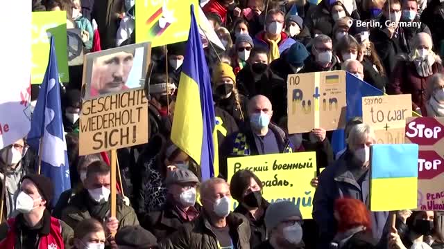 Protesters across the world rally for Ukraine