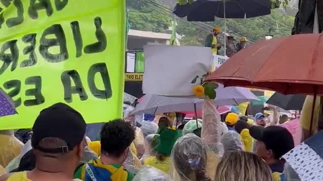 Brazilian ask intervention of the army for to frustrate the rigged election. BOLSONARO WON!